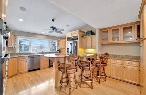 Independence Square Apartment | Relax on the Beach! Private Balcony Oceanview