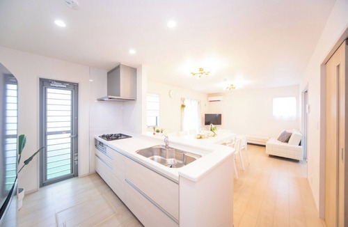 Kuwana House | Reservations not accepted This is a newly built twostory house located in Nagashimacho Kuwana C/Kuwana Mie