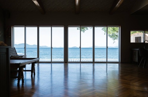 Shiga Prefecture House | Rip stick