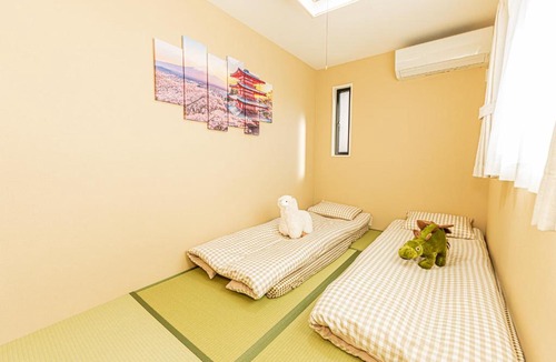 Kitakoiwa Apartment | Seiun Ryokan Tokyo Entire House for 10 Four Minute Walk to Keisei Koiwa Station