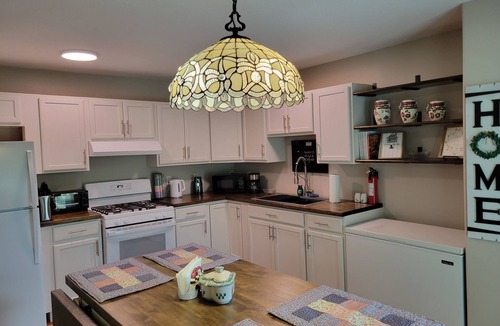 Dinero Cabin | Semi secluded cabin on 2 acres with ample wildlife near lake Corpus Christi.