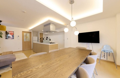 Shinagawa House | Shinagawa | 3BR 120 sq.m. House | Great Airport Access | Blue & Light