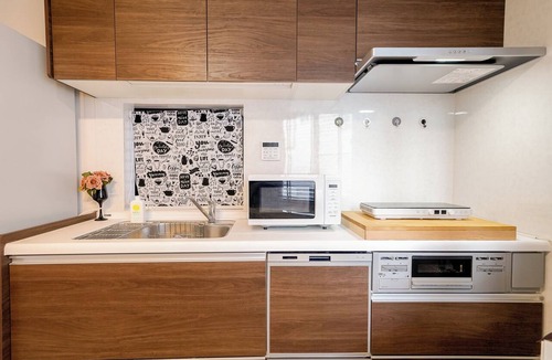 Ebisu House | Shibuya Ward, Central Area, Ideal for Families and Groups, Many Private Rooms, Separate Bathroom and Toilet Areas, Within Walking Distance of the Shibuya and Roppongi Areas, 100 meters to the bus stop