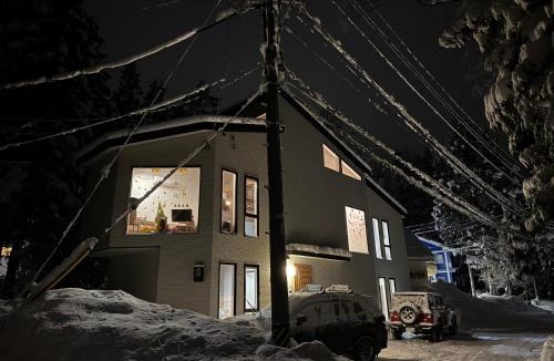 Iida House | snownuts 雪仁儿