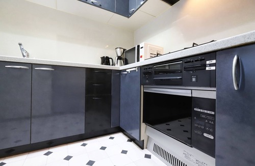 Adachi Apartment | Spacious 5BR Private Stay near Asakusa & Akihabara, Great for Families