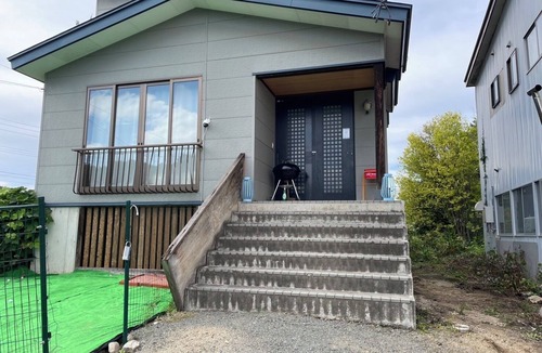 Yonezawa House | The entire 200 square meter house with private dog run (with star-filled sky)