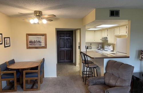 Runaway Bay Apartment | The Lodge