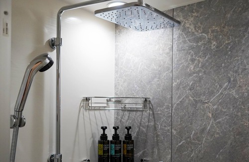 Nishishinbashi Hotel | TORANOMONHOLIC HOTEL