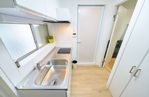Hyakunincho Apartment | Under The Moon 3 minutes from Shin-Okubo Station