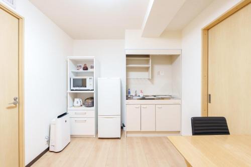 青葉邸-NIPPONBASHI Room 601-3 Min Walk to Kuromon Market 2BR Family Residence in Osaka