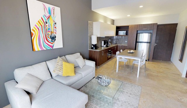 1 Bedroom * HighSpeedConnection* Downtown quite & safe-5th ave steps away in Playa del Carmen