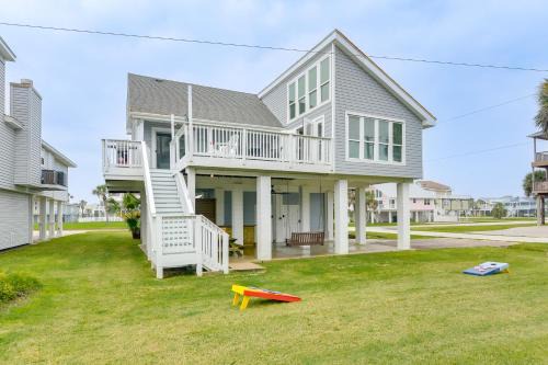 1 Block to Pirates Beach: Family Home in Galveston in Galveston