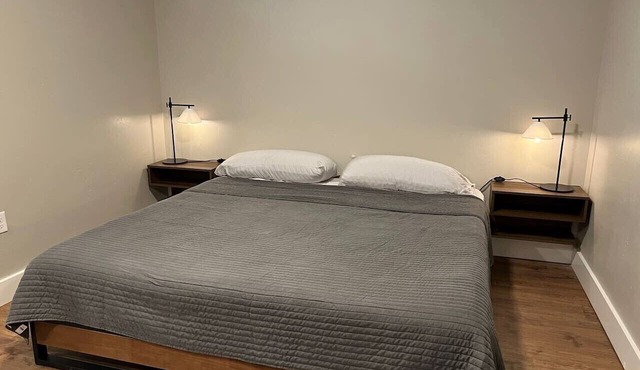 #103 Spacious studio apartment in La Grande, OR in La Grande