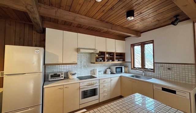 120sqm cottage 3min walk lake BBQ 5min drive Kawaguchi Mt.Fuji stay fam & frnds in Kofu