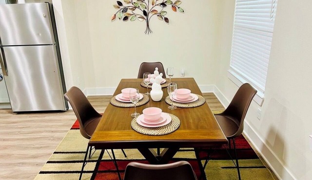 2-Bedroom 2-Full Baths with FREE Parking, Washer & Dryer, WiFi in The Woodlands in The Woodlands