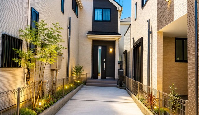 2-Min Walk to Koya Station | Brand-New 4BR Private House | Free Parking & Wi-Fi