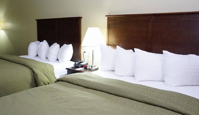 2 Queen Beds Room, Scottish Inns Cresson, Free Breakfast, Just Off Route 377 in Cresson