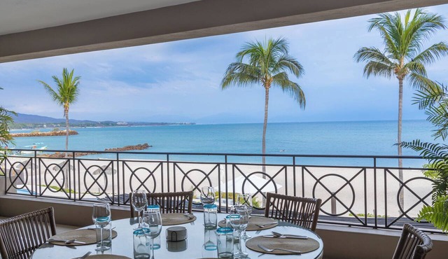 3500sf Oceanfront Condo Ingates Incl Golf Cart &Housekeep/Cook in Punta Mita