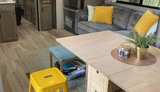 43ft Chic & Cozy RV in country w/pool+spa in Lake Conroe/Willis in Willis