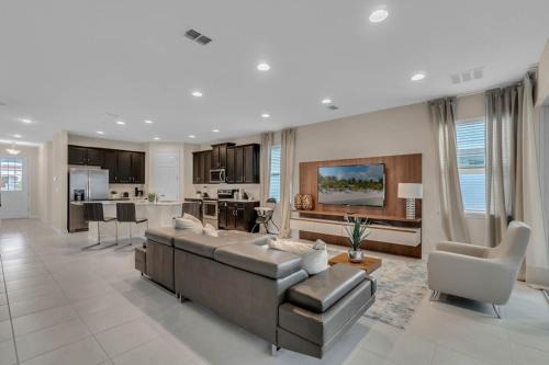 5 Bedrooms 5,5 Bathrooms Solara home in Orlando