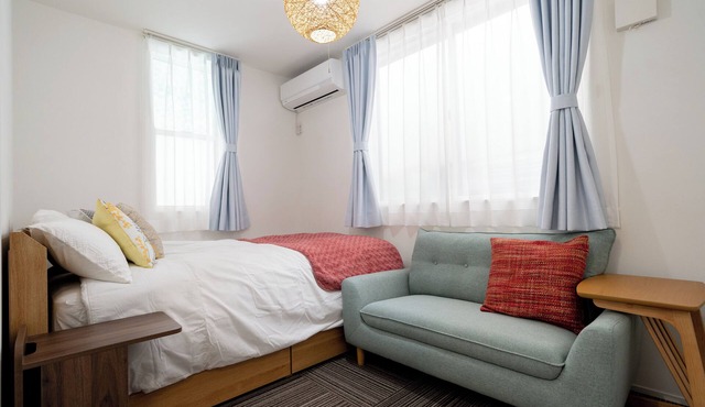 7 min walk from Meguro Station, 2 bedrooms, 6 min to Shibuya, 14 min to Roppongi, 14 min to Shinjuku
