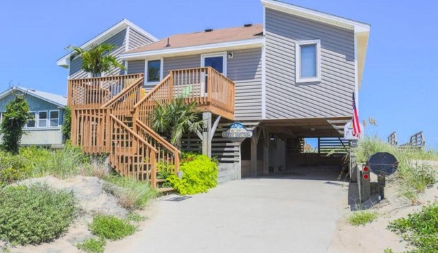 7025 - Sandy Bottom in Nags Head