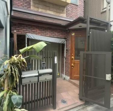 A Europeanstyle building with ng 3 bedrooms that can accommodate 7 people a terrace featuri