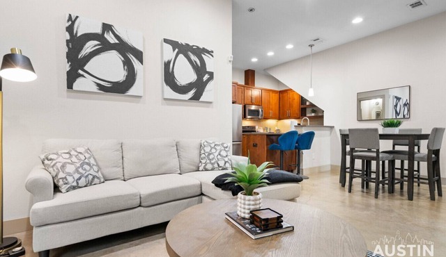 Barton Springs & SoCo Ease Bright Family Home w Yard, Garage & Workspace in Austin