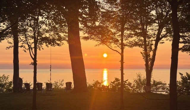 Beautiful Lake Michigan Beachfront Luxury Home. Private Beach, Pool + Hot Tub in Coloma