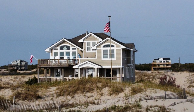 Beautiful Oceanfront Views! Corolla wild horses! Aug28-Sep4 open with 20% off! in Corolla