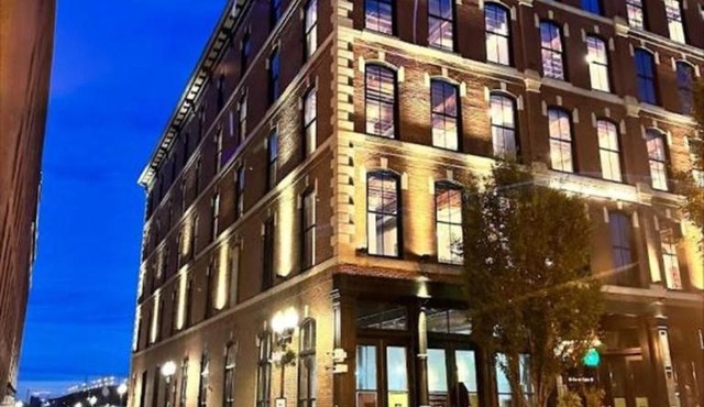 Brick & Bed Riverfront Lofts, G 201 in Saint Louis