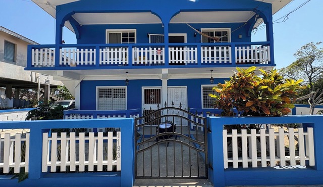 Charming 2-bedroom house with AC, WiFi in adorable Dangriga in Dangriga