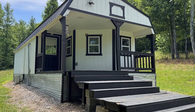 Charming 2-bedroom tiny house secluded in the country in Prospect