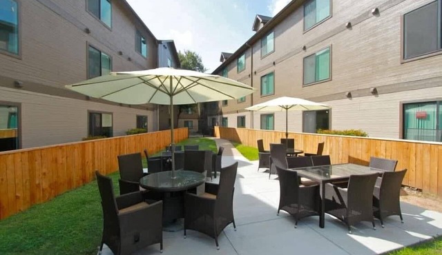 Charming 2BR king beds suite next to DT w/pool in Austin