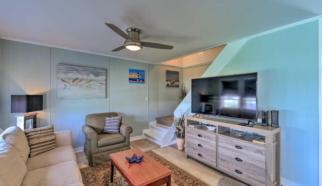 Charming Cottage Less Than half Mile to Atlantic Beach! in Atlantic Beach