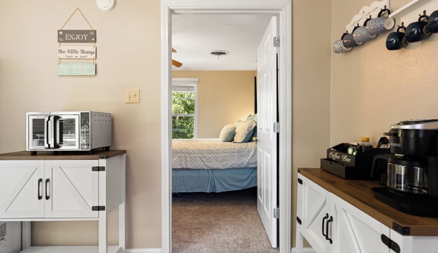 Charming Guest House – 1BR + Sleeping Nook, Full Kitchen, Gazebo, & Boat Parking in Marshall