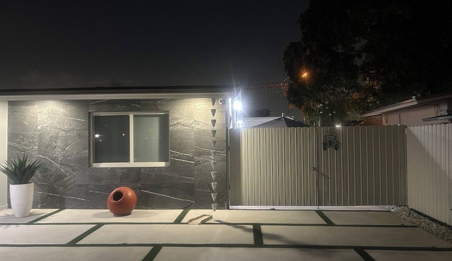 Charming studio in lovely Hialeah with AC, WiFi in Hialeah