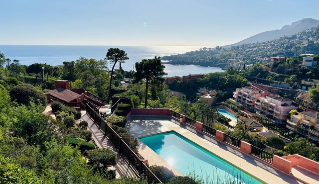 Charming Two-Room Apartment with Stunning View of Notre-Dame Cove in Théoule-sur-Mer