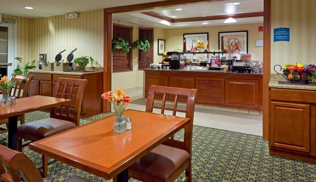 Comfy Studio Only a Short Drive from City Center in Mount Laurel