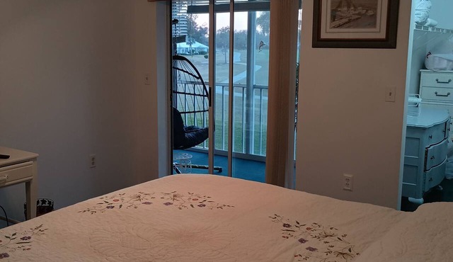 Condo 2 bedroom, 2 bathroom, attractive Golf Course view,pool, elevator,2ndStore in Venice