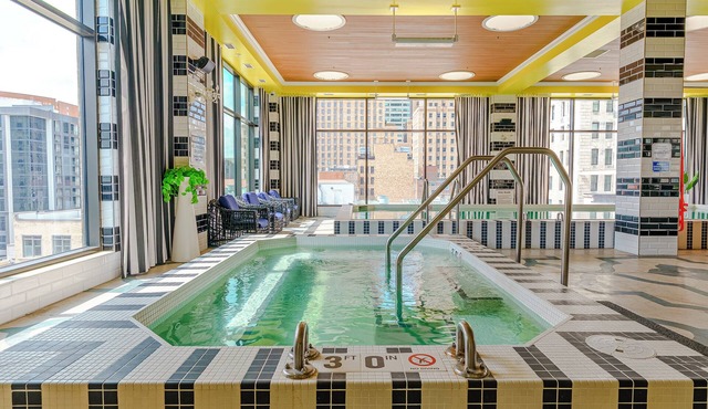 Cozy apartment in Charming Cincinnati with fitness room, WiFi, AC in Cincinnati