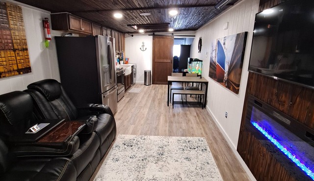 Cozy container: Unique design in Bastrop