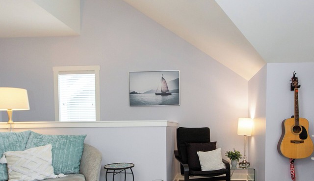 Cozy Sunrise 1BR Suite in Victoria