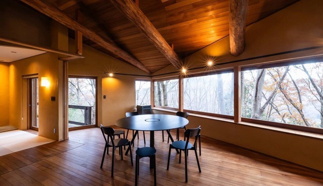 Designer mountain villa standing alone in 3 acres of forest | With sauna & BBQ