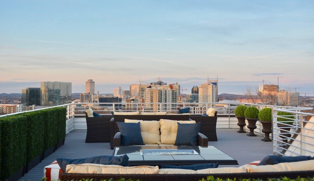 Downtown Panoramic Views from Rooftop! 3 BR/3.5 BA home Near Gulch! in Nashville