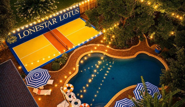 Epic TX Stay: Pickleball Golf Sim Theater Sleeps24 in Spring