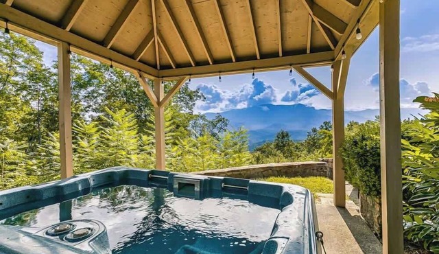 EpicView | HotTub | PoolTable | free Dollywood tkt in Gatlinburg