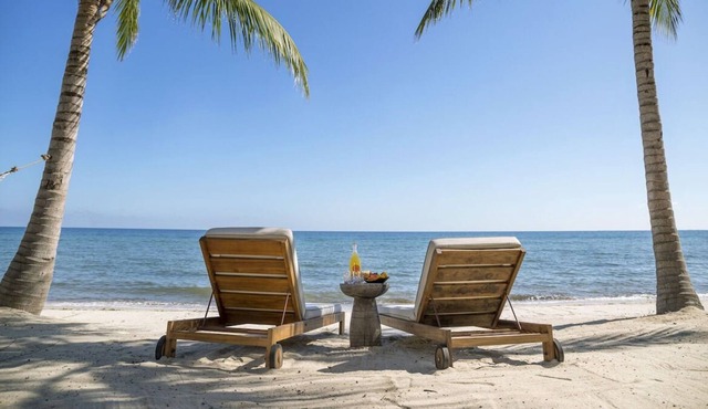 Explore Archaeological Sites! 3 Spacious Units, Outdoor Pool, Beachfront in Stann Creek District