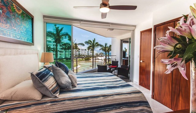 Family-friendly BEACHFRONT! Amazing pools and best beach around! in Nuevo Vallarta