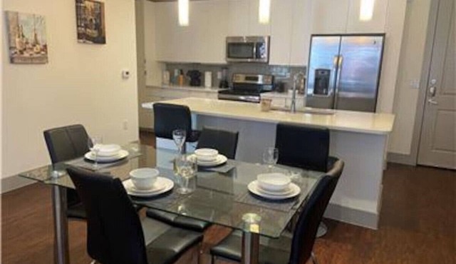 Fully Furnished 2b/2b Apartment in the Galleria in Houston